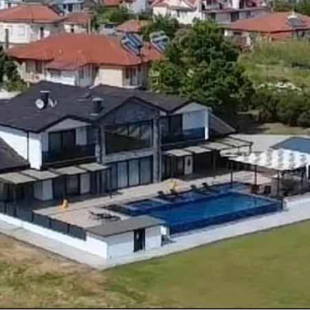 Serena Villa *